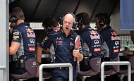 Гран При Бахрейна 2013г. Пятница 19 апреля вторая практика Эндриан Ньюи Red Bull Racing