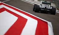 Хэмилтон потеряет пять мест на старте Гран-при Бахрейна-2013