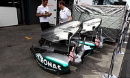 Гран При Австралии 2012 среда 14 марта боксы команды Mercedes AMG Petronas