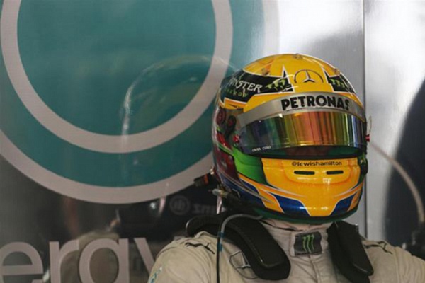 Гран При Китая 2013г. Пятница 12 апреля первая практика Льюис Хэмилтон Mercedes AMG Petronas
