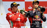 Гран При Великобритании  2012 г Воскресенье 8 июля гонка Фернандо Алонсо Scuderia Ferrari и Себастьян Феттель Red Bull Racing