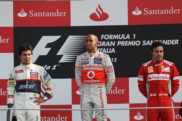 Гран При Италии 2012 г. Воскресенье 9 сентября гонка Серхио Перес Sauber F1 Team, Льюис Хэмилтон Vodafone McLaren Mercedes и Фернандо Алонсо Scuderia Ferrari