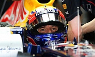 Гран При Абу - Даби 2012 г. Пятница 2 ноября первая практика Марк Уэббер Red Bull Racing
