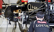 Гран При Австралии 2012 четверг 15 марта боксы команды  Lotus F1 Team